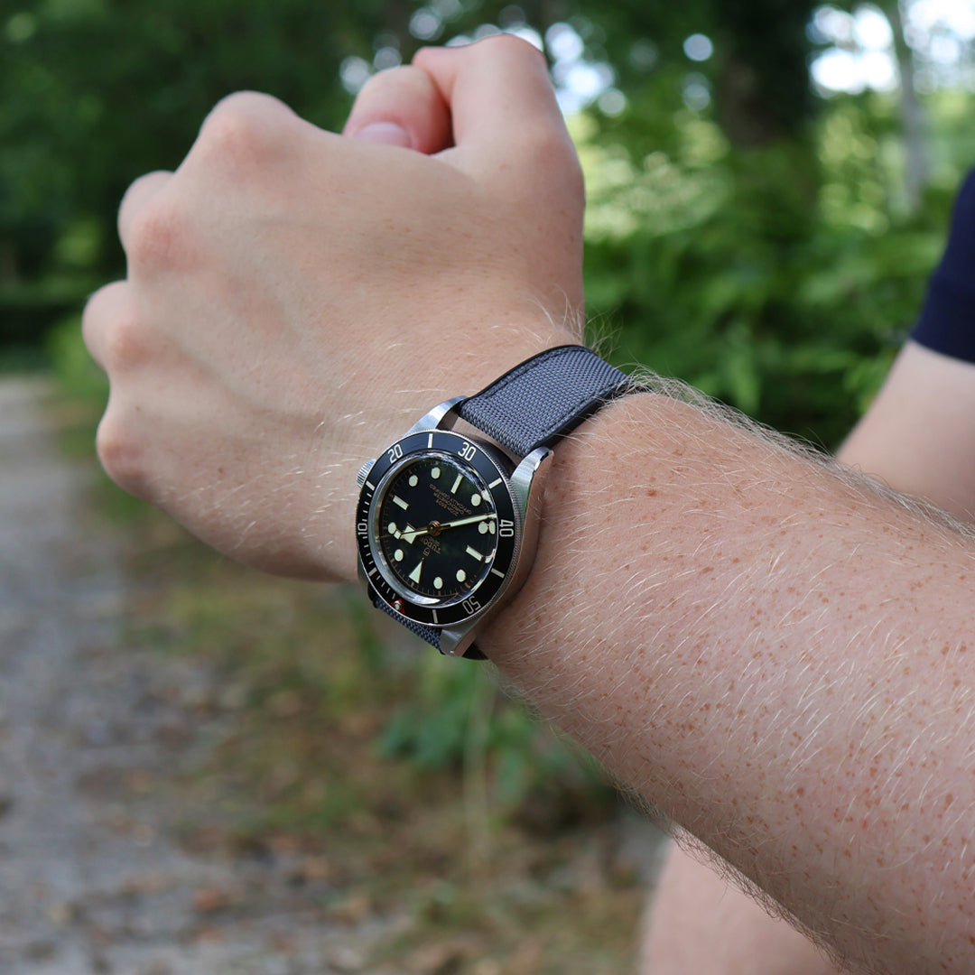 The Saltburn Sailcloth Watch Strap - Grey / Black